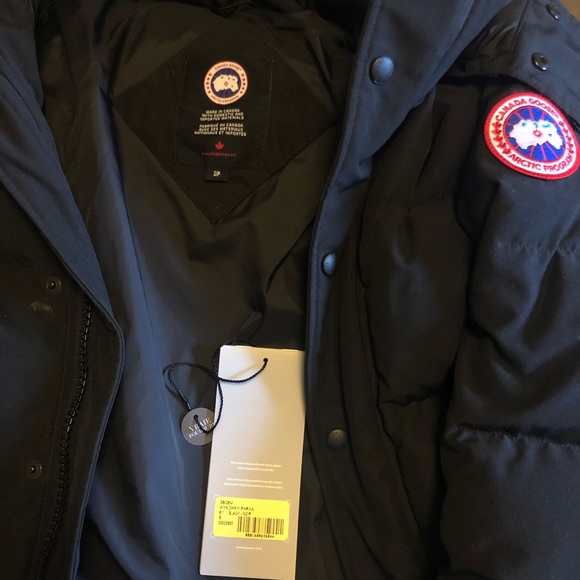 Canada Goose - Picture 1 of 5